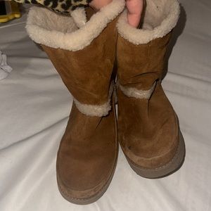 Uggs with fur on the outside